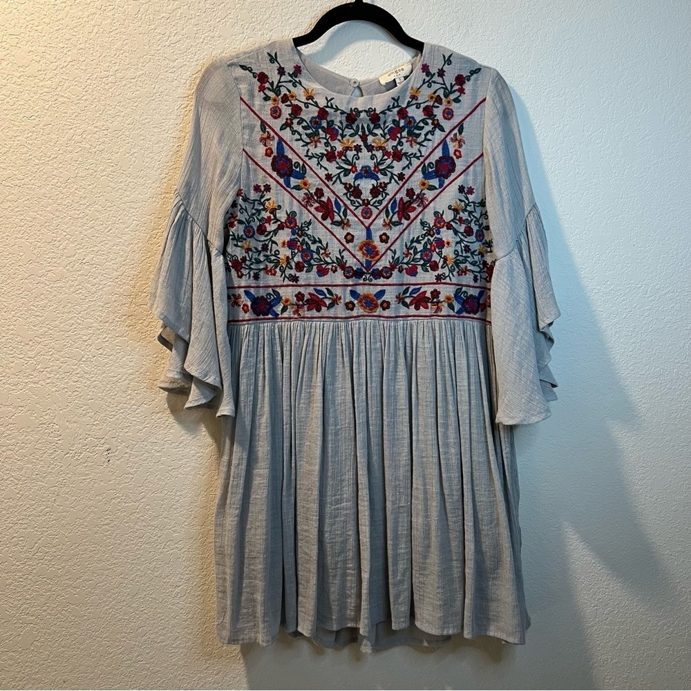 Women’s Umgee gray floral embroidered belle sleeve tunic dress size small S